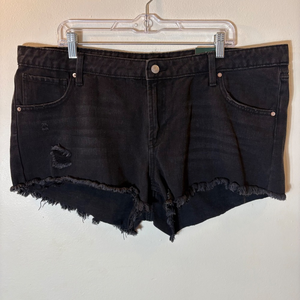 Wild Fable Low-Rise Distressed Denim Shorts Size 18 Black NWT